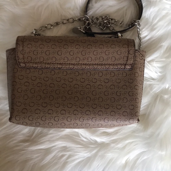 GUESS LOGO SLING BAG - Picture 5 of 8